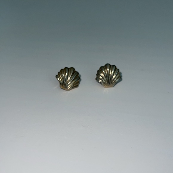 Faux Gold Seashell Studs - Picture 5 of 7